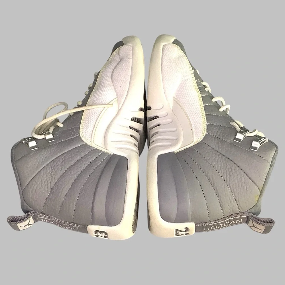 RETRO AIR JORDAN’S GRAY AND WHITE